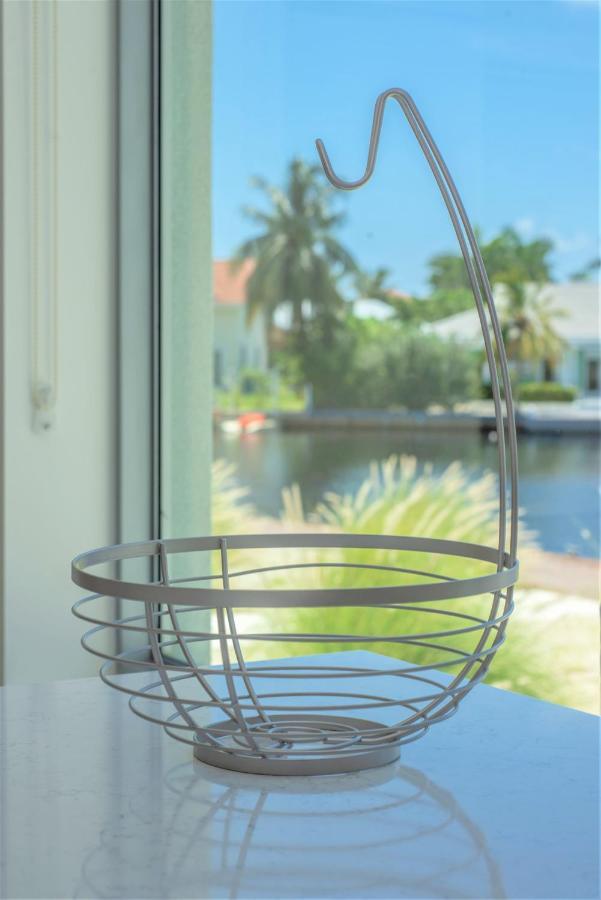 Cayman Luxury Rentals At One Canal Point ジョージ・タウン エクステリア 写真