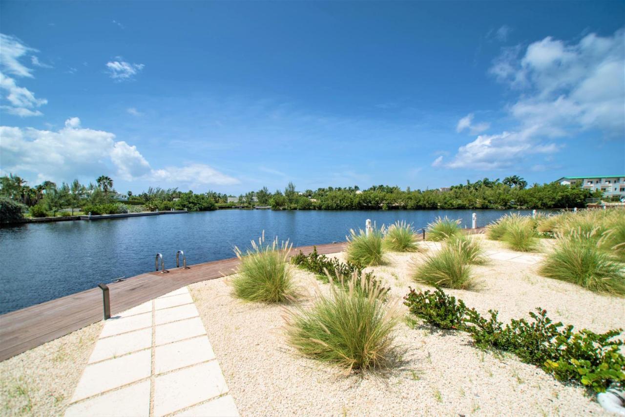 Cayman Luxury Rentals At One Canal Point ジョージ・タウン エクステリア 写真