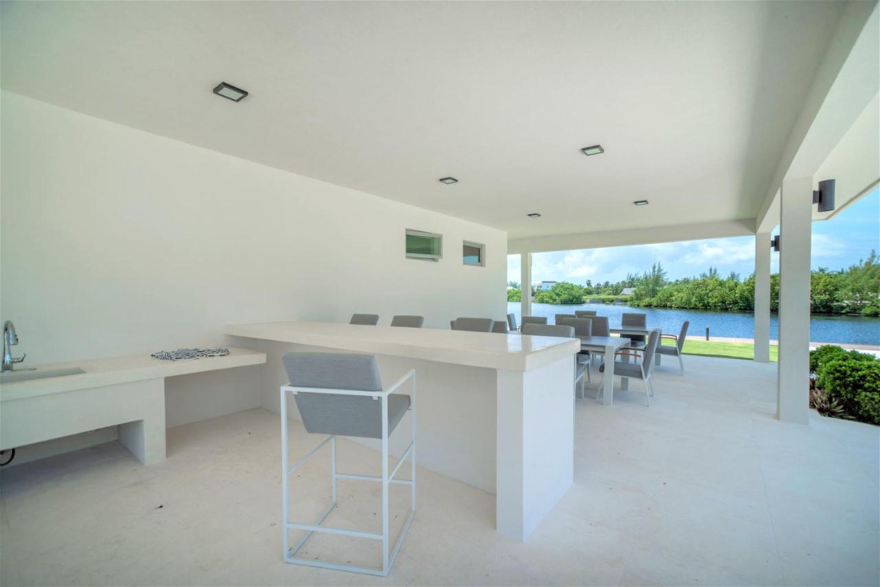Cayman Luxury Rentals At One Canal Point ジョージ・タウン エクステリア 写真