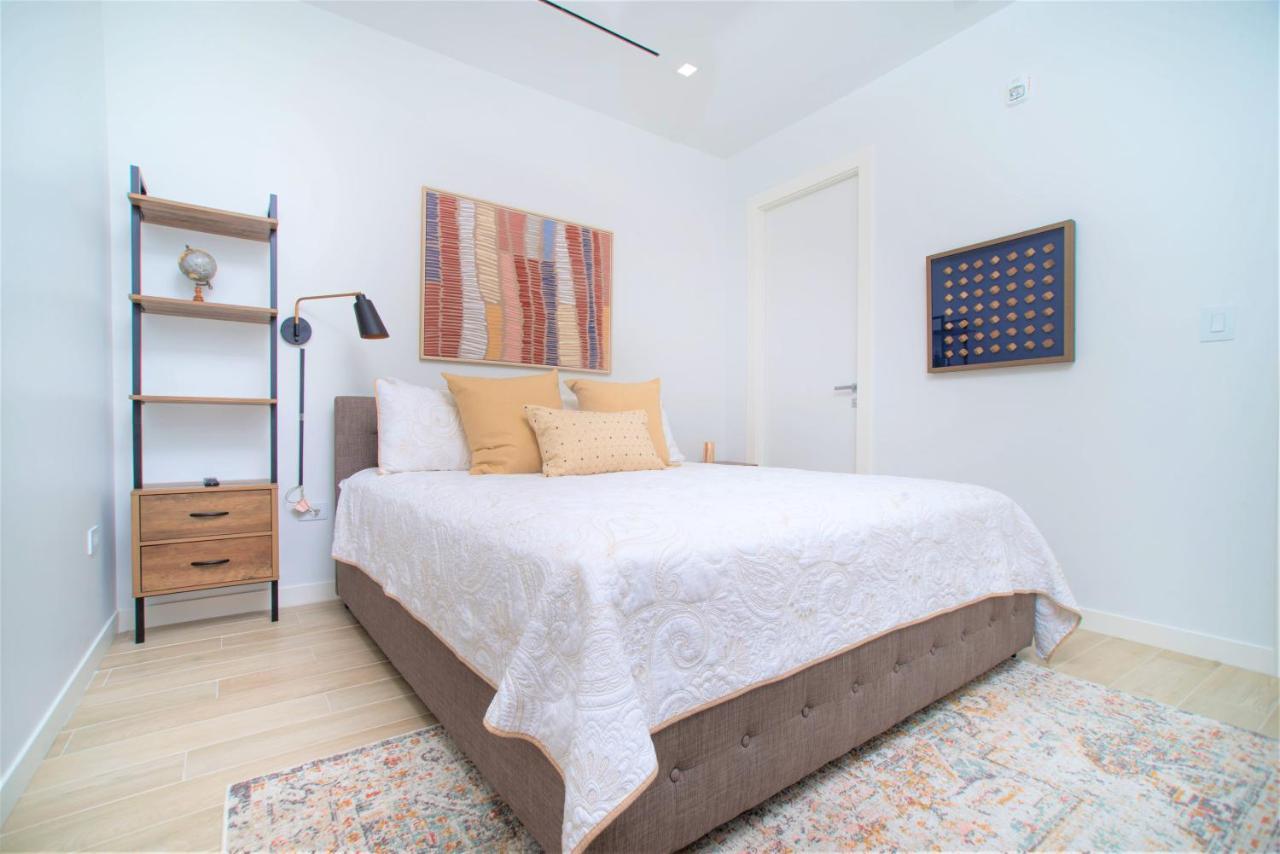 Cayman Luxury Rentals At One Canal Point ジョージ・タウン エクステリア 写真